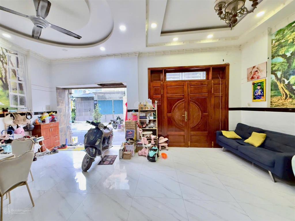 Bán nhà bề ngang 7m, đối diện emart gò vấp, 4pn, hẻm nhựa 4m cách mặt tiền 20m, 1t, 3l, nt full