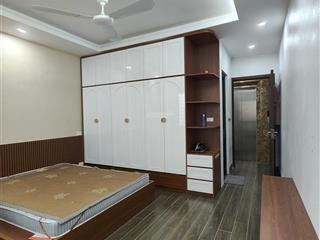 Cần bán gấp nhà đường võ chí công, 10,8 tỷ, 35 m2, 6 tầng thang máy.