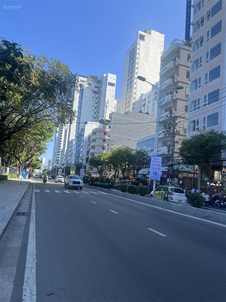 Bán khách sạn 3 sao mặt tiền trần phú, lộc thọ, trung tâm tp nha trang