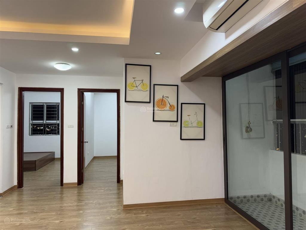 Chính chủ cần bán căn hộ chung cư ct2a thạch bàn nhà đẹp, giá tốt