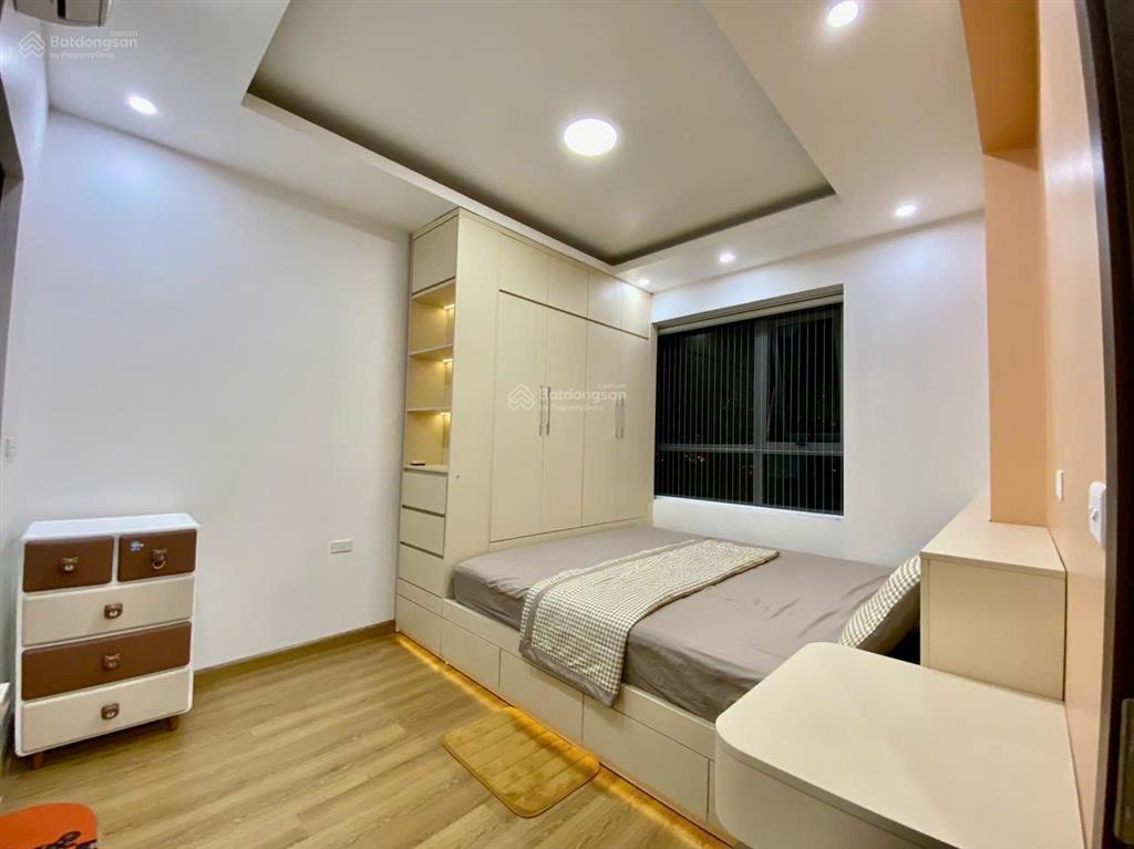 Tôi chủ nhà bán căn hộ 2 phòng ngủ chung cư c1 c2 xuân đỉnh tầng trung hướng đông nam nhà đẹp