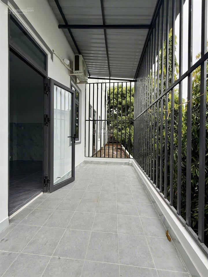 Bán nhà sổ hồng chính chủ 160m2 thành phố tân uyên giá 3,1 tỷ