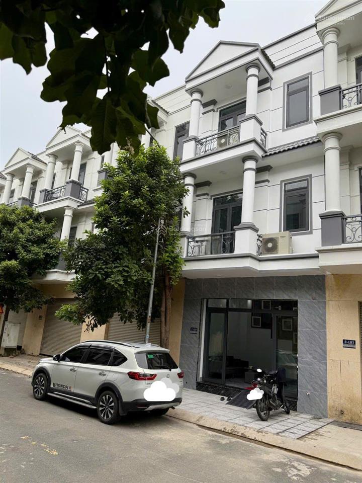 Bán nhà sổ hồng chính chủ 160m2 thành phố tân uyên giá 3,1 tỷ