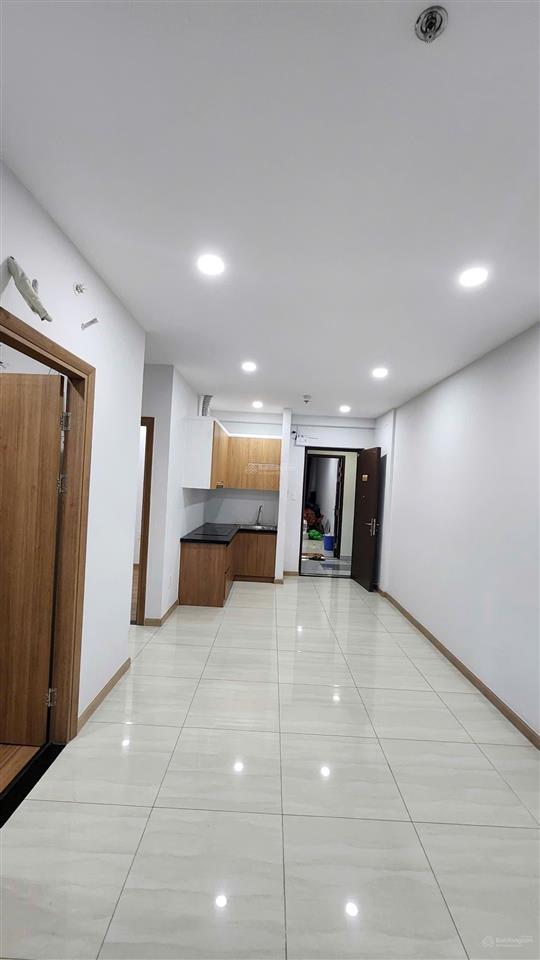 Chính chủ gửi bán căn 2pn  2wc 57m2 bcons green view thoáng không bị chắn, giá 2,43 tỷ còn bớt