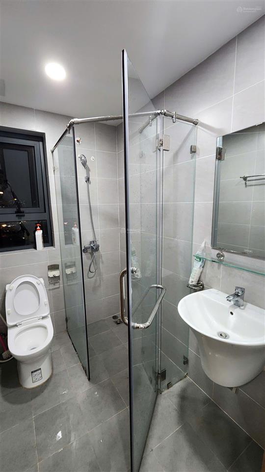 Chính chủ gửi bán căn 2pn  2wc 57m2 bcons green view thoáng không bị chắn, giá 2,43 tỷ còn bớt