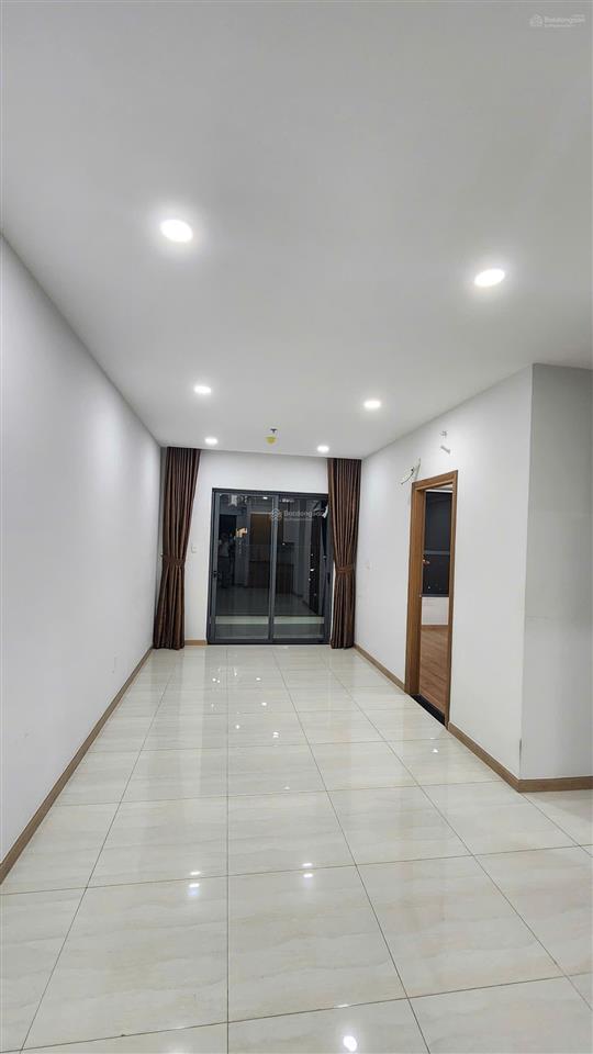 Chính chủ gửi bán căn 2pn  2wc 57m2 bcons green view thoáng không bị chắn, giá 2,43 tỷ còn bớt