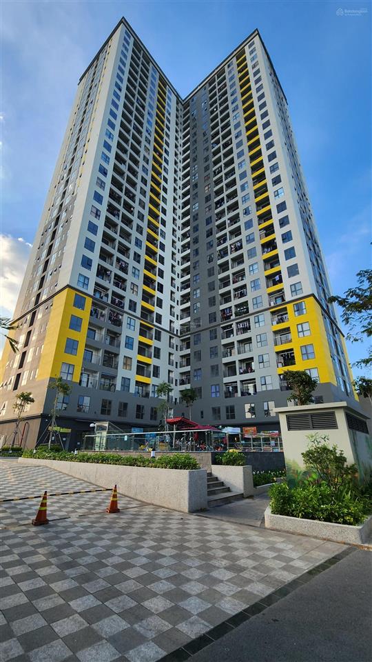 Căn 2pn 2wc 51m2 hướng đông nam view hồ bơi bcons sala. giá 1,8 tỷ  0908 235 *** bình