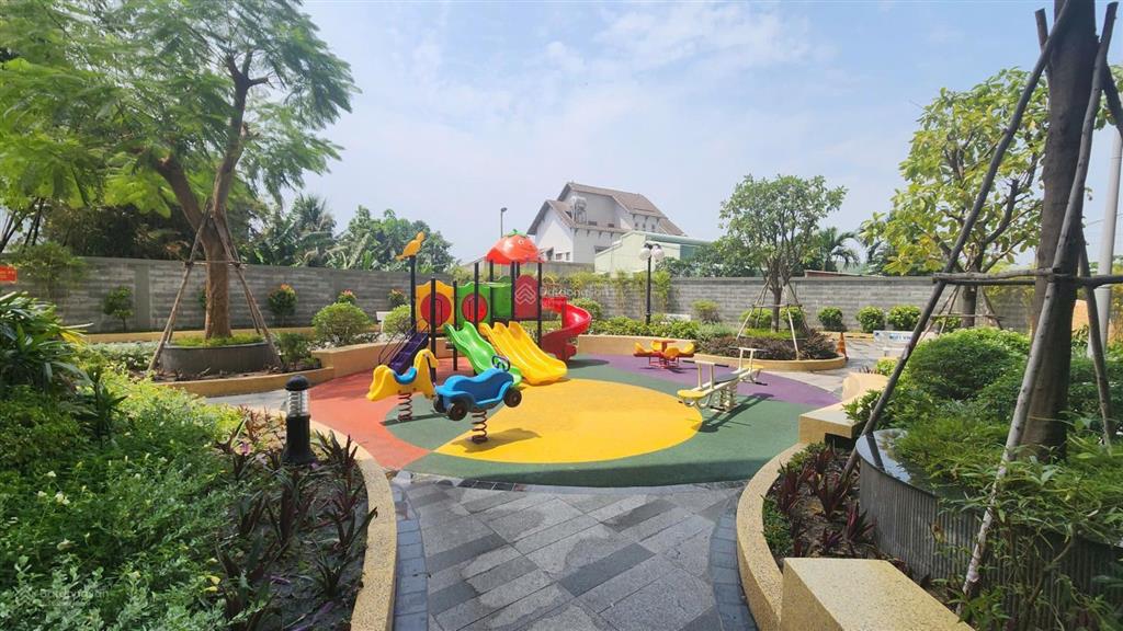 Chính chủ gửi bán căn góc 56m2 2pn 2wc bcons polygon giá 2,5 tỷ bao hết thuế phí sang tên.