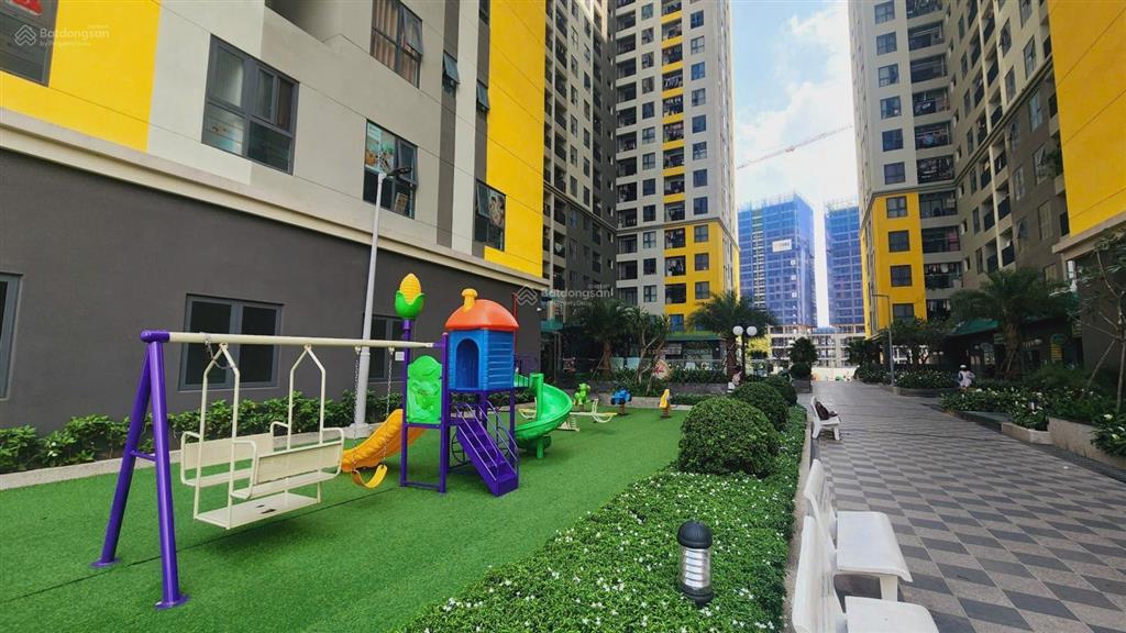 Chính chủ gửi bán lô góc 53m2 giá 2,5ty bao thuế phí, ưu điểm cả 2pn và 2wc đều có cửa sổ.