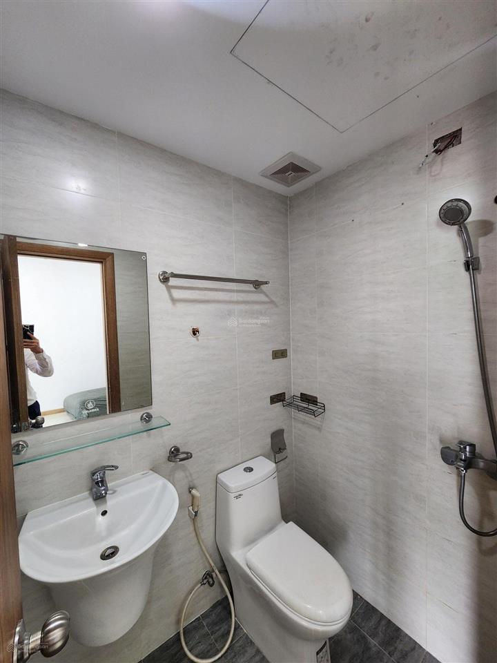 Chính chủ gửi cho thuê căn 2pn 2wc đầy đủ nội thất, ở ngay, giá 7.5tr, sẵn chìa đi xem nhà được
