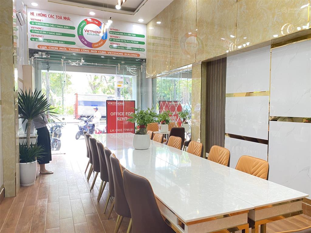 Mặt bằng trệt cho thuê làm văn phòng, showroom, phòng vé máy bay, du lịch, visa....tại quận 1