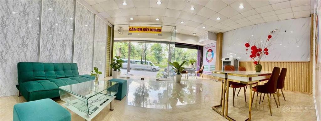Quận 1 mặt tiền 8.2m cực hiếm  đối diện cv lê văn tám  giá chỉ 39tr