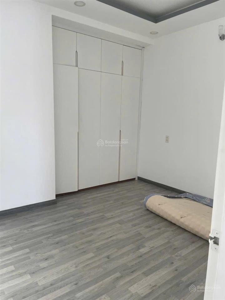 Bán nhà 5.1m x14m đúc 3.5 tấm ngay đh công thương tp.hcm