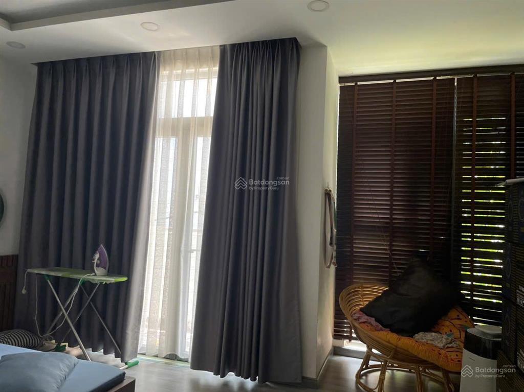 Bán nhà 5.1m x14m đúc 3.5 tấm ngay đh công thương tp.hcm
