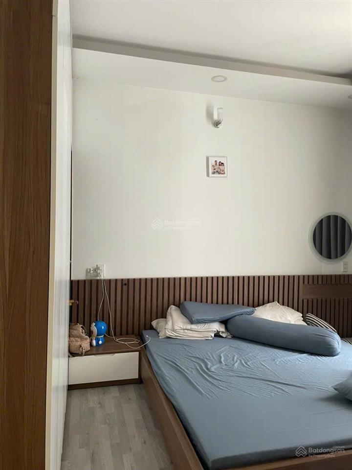 Bán nhà 5.1m x14m đúc 3.5 tấm ngay đh công thương tp.hcm