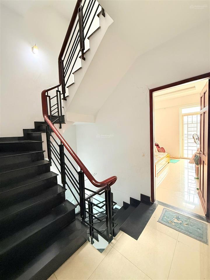 Chính chủ bán nhà 4x18m đúc 3.5 tầng kiên cố hẻm xe tải 6m thông