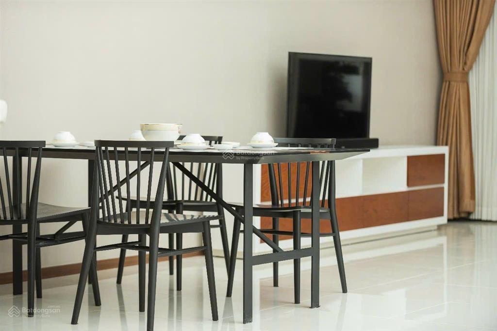 Cần bán gấp căn góc 3pn 136m2, giá 13 tỷ, lầu cao, view đẹp