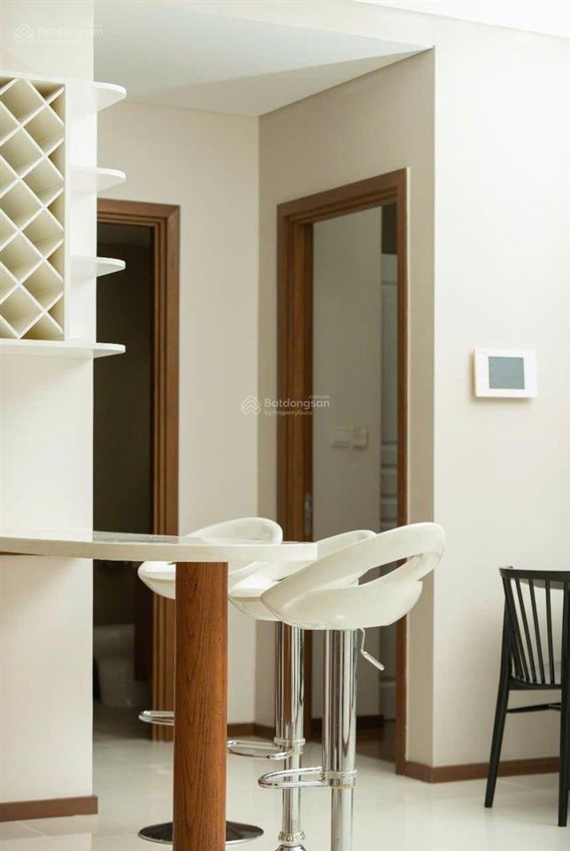 Cần bán gấp căn góc 3pn 136m2, giá 13 tỷ, lầu cao, view đẹp