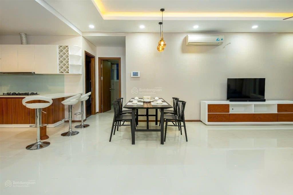 Cần bán gấp căn góc 3pn 136m2, giá 13 tỷ, lầu cao, view đẹp