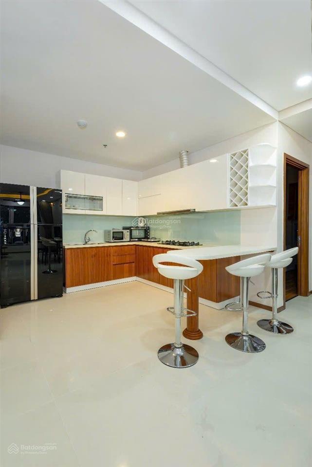 Cần bán gấp căn góc 3pn 136m2, giá 13 tỷ, lầu cao, view đẹp