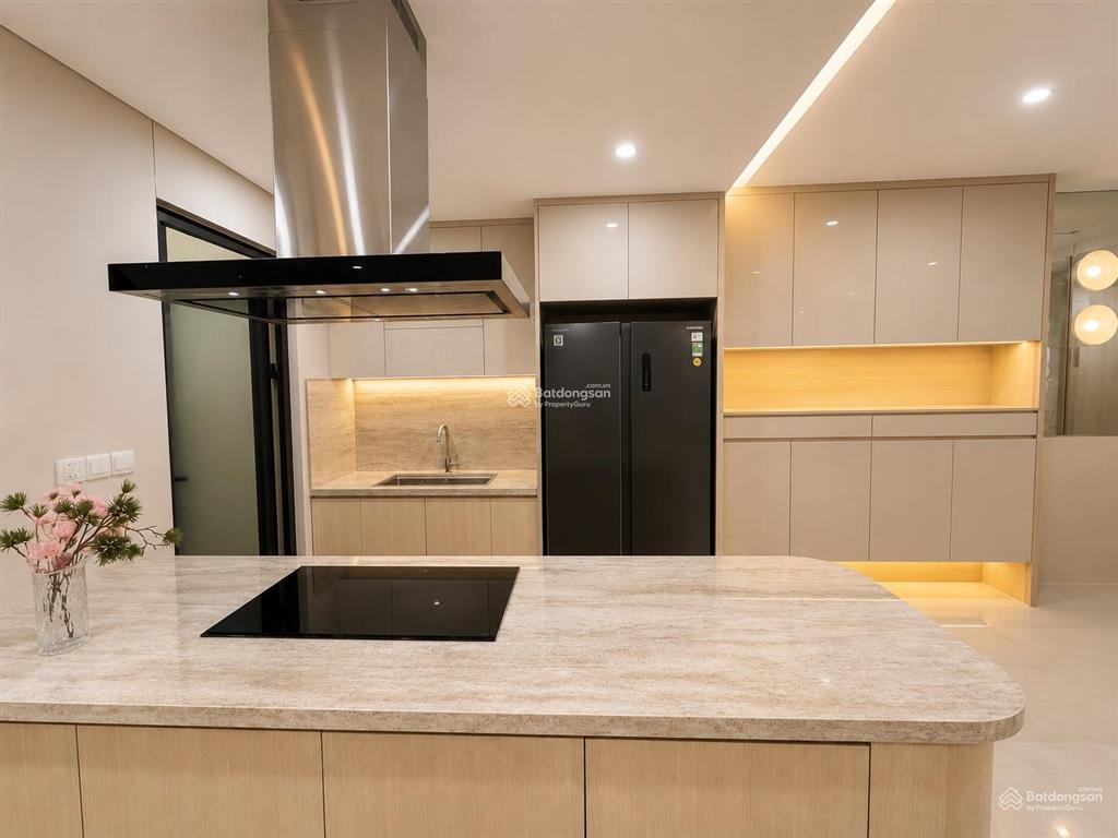 Bán căn hộ hà đô centrosa mặt tiền đường 3/2, giá 14.7 tỷ, hỗ trợ toàn bộ