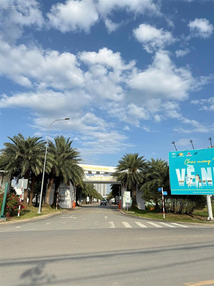 Sập chứng khoán, cần sang lại căn nhà 100m2 hoàn thiện 3 tầng, sổ hồng hoàn công dự án centana q9