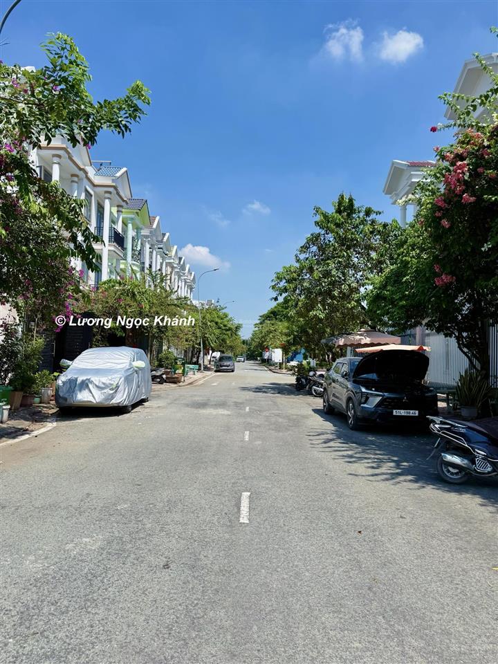 Không đủ sức đóng lãi ngân hàng, chủ đất hạ giá lô đất centana 85m2 rẻ hơn thị trường 300tr