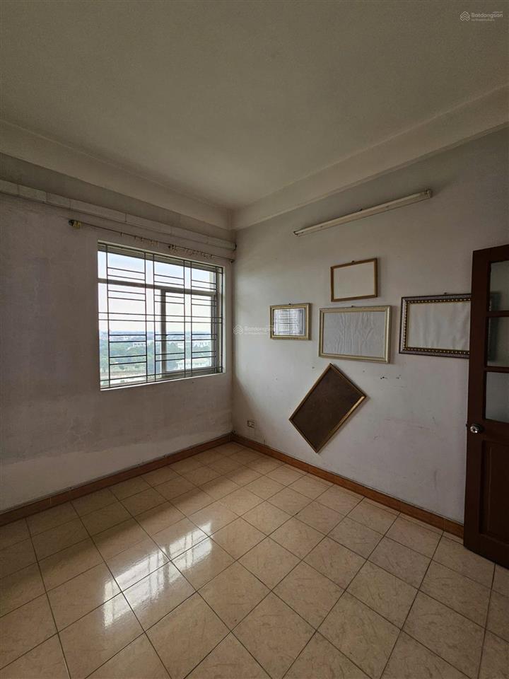 Căn hộ chung cư nơ 8 bán đảo linh đàm, hướng đông nam view hồ, tầng cao, 3pn, 2wc