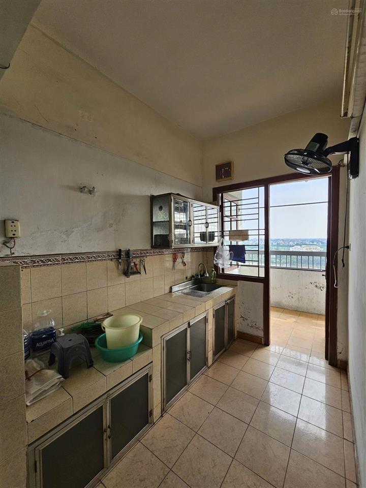 Căn hộ chung cư nơ 8 bán đảo linh đàm, hướng đông nam view hồ, tầng cao, 3pn, 2wc