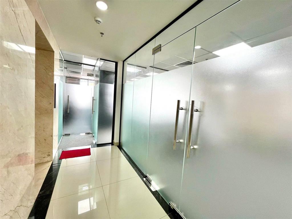 Văn phòng 170m² ( full nội thất) khu vực sân bay tân bình )
