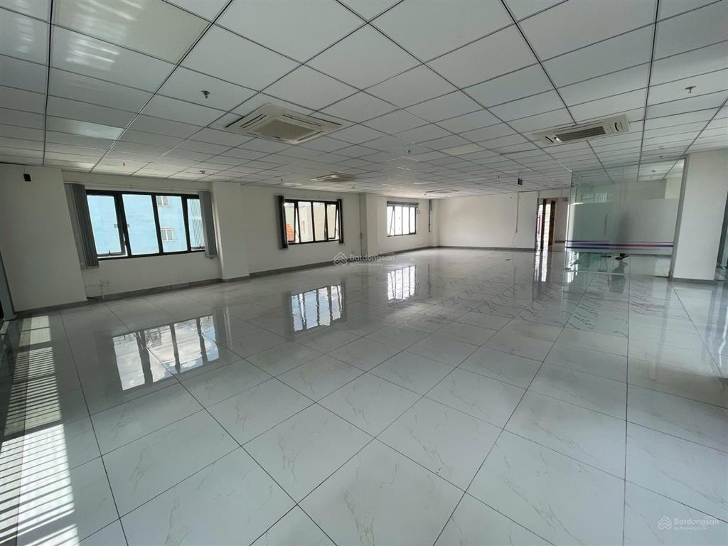 Văn phòng 155m2 mt nguyễn đình chính, phường 11, quận phú nhuận