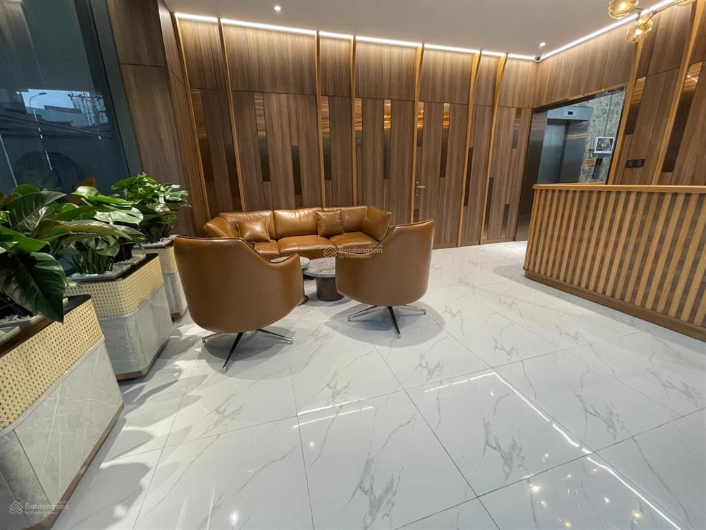 Văn phòng 155m2 mt nguyễn đình chính, phường 11, quận phú nhuận