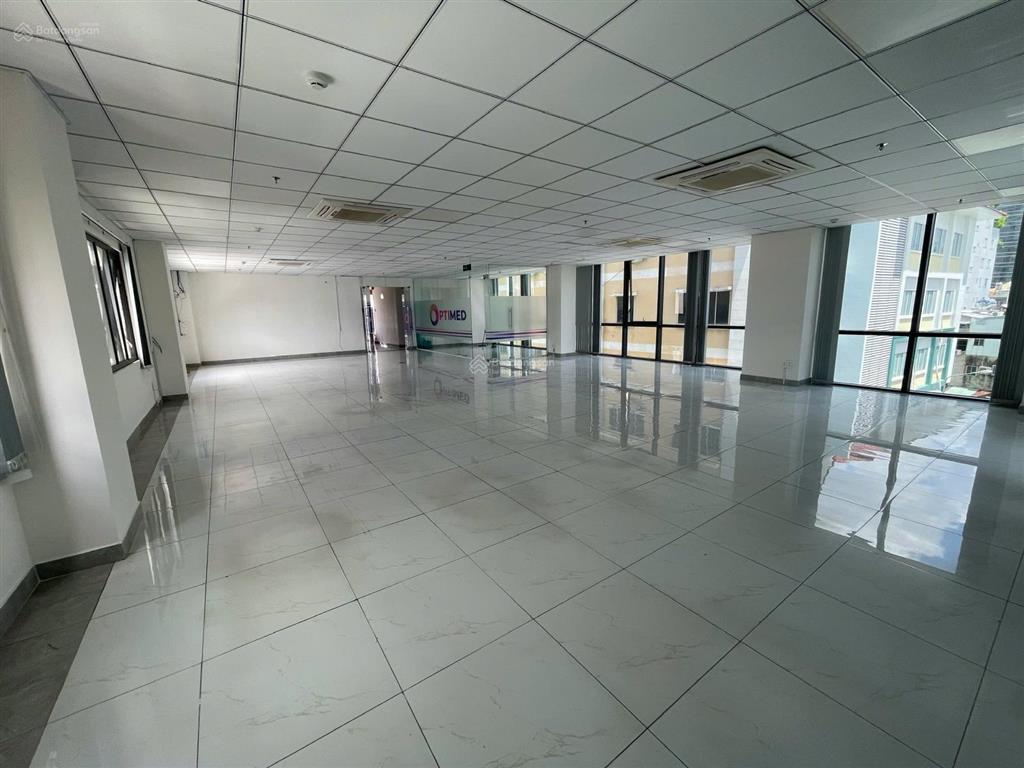 Văn phòng 155m2 mt nguyễn đình chính, phường 11, quận phú nhuận