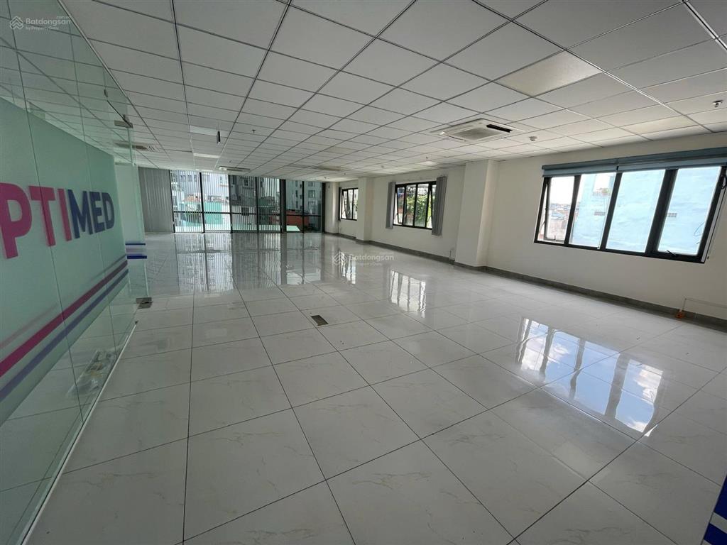 Văn phòng 155m2 mt nguyễn đình chính, phường 11, quận phú nhuận