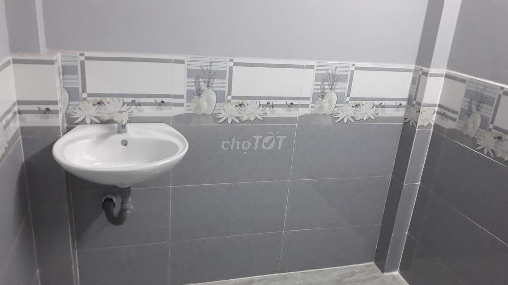 Cho thuê nhà nhỏ xinh 10m2, 1 phòng ngủ ngay trung tâm Quận 4