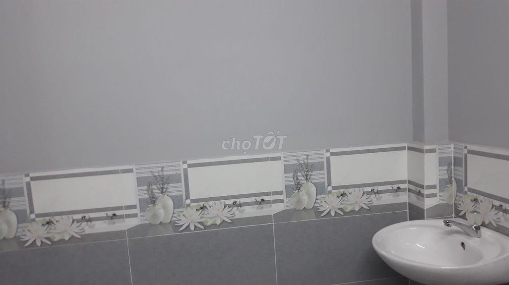 Cho thuê nhà nhỏ xinh 10m2, 1 phòng ngủ ngay trung tâm Quận 4