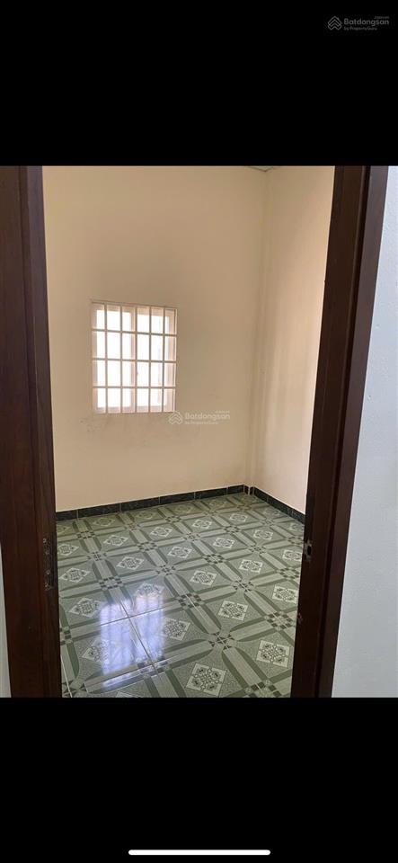 Cho thuê nhà quận 9, 160m2, xe hơi vào đậu trong nhà.