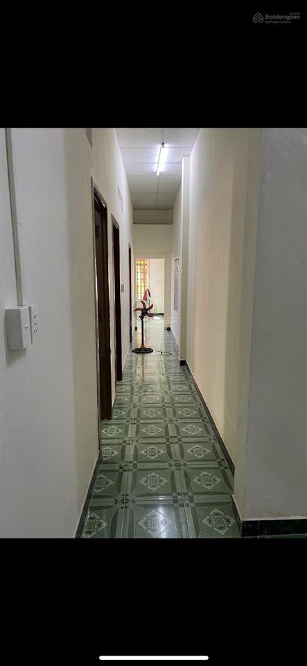 Cho thuê nhà quận 9, 160m2, xe hơi vào đậu trong nhà.