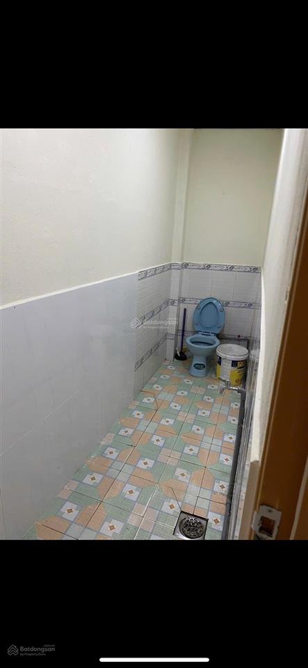 Cho thuê nhà quận 9, 160m2, xe hơi vào đậu trong nhà.