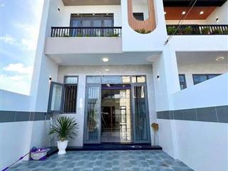 Bán nhà cuối đường đồng khởingay gần chợ  sổ riêng thổ cư600tr nhận nhà