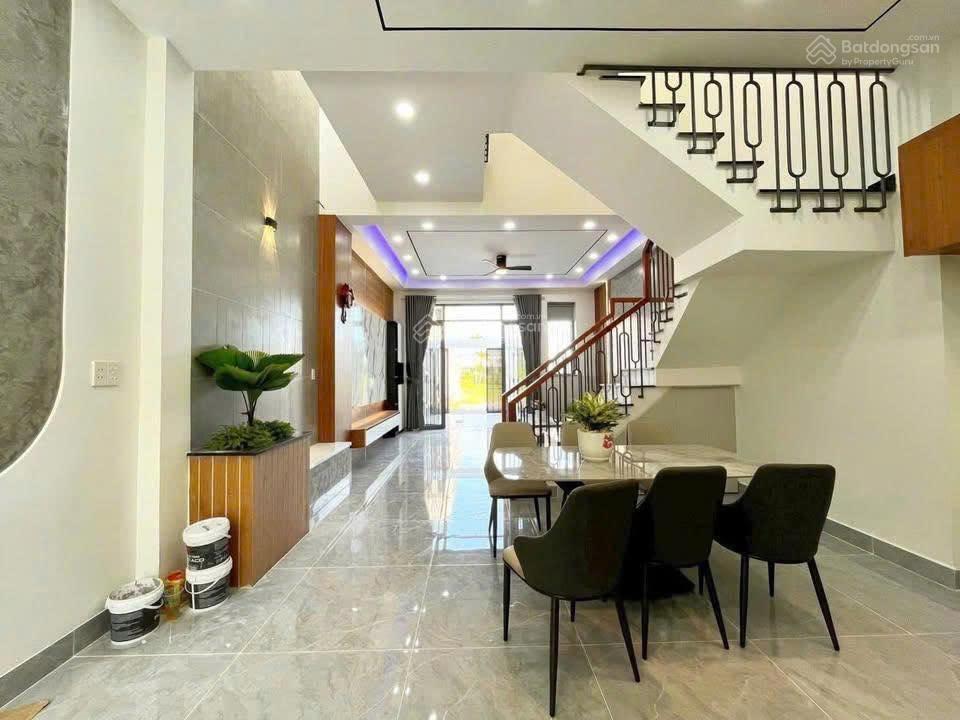 Bán nhà cuối đường đồng khởingay gần chợ  sổ riêng thổ cư600tr nhận nhà