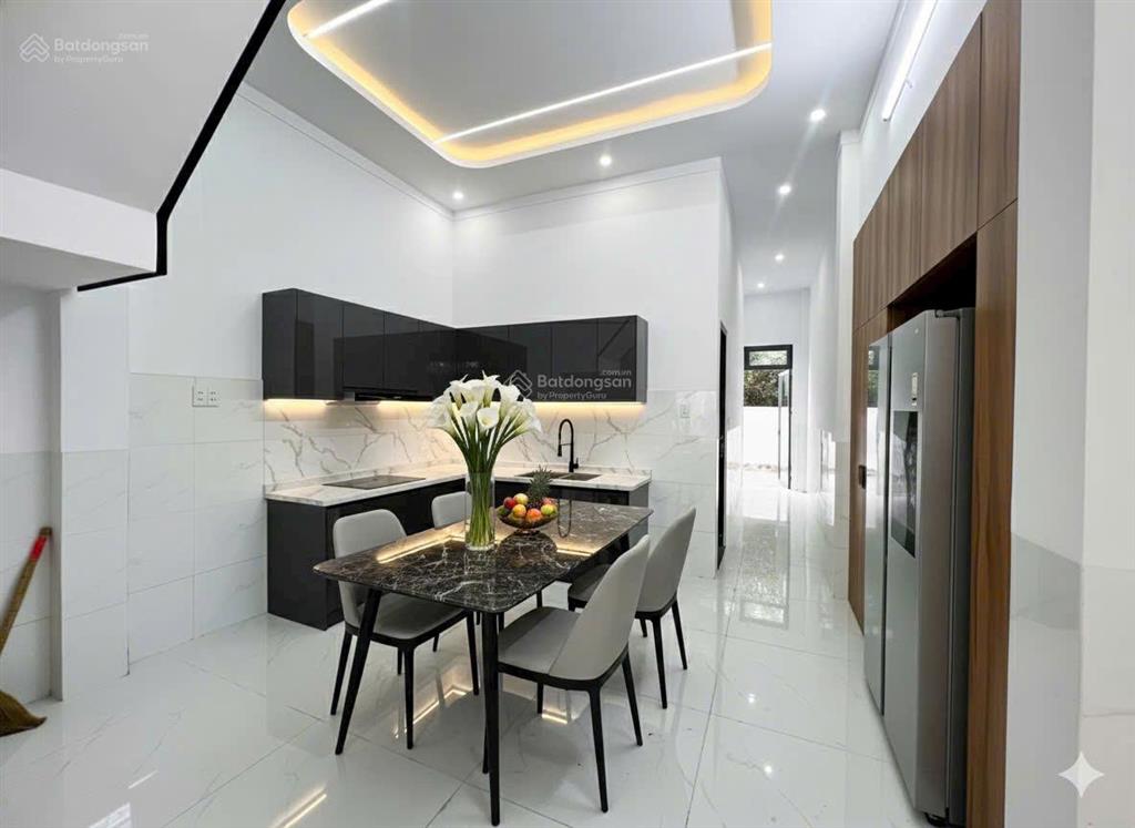 Bán căn nhà view sông cực đẹp  ngay gần ngã 4 tân phong  400tr nhận nhà