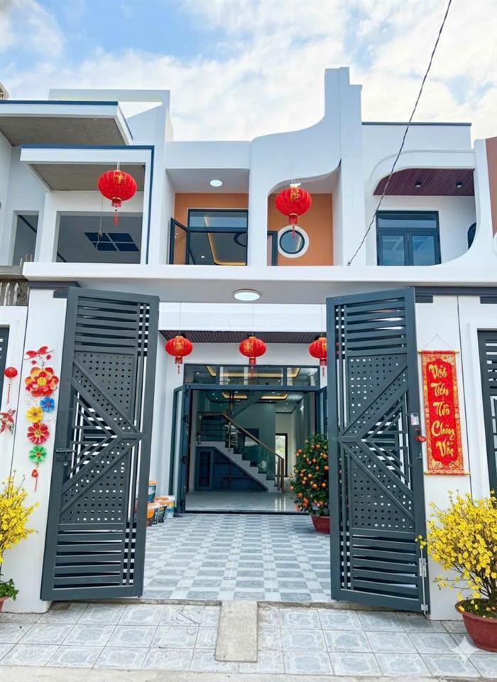 Bán căn nhà view sông cực đẹp  ngay gần ngã 4 tân phong  400tr nhận nhà