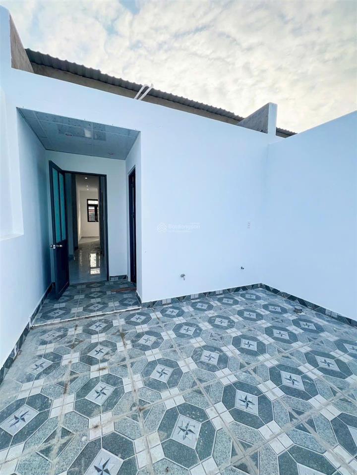 Bán căn nhà view sông cực đẹp  ngay gần ngã 4 tân phong  400tr nhận nhà