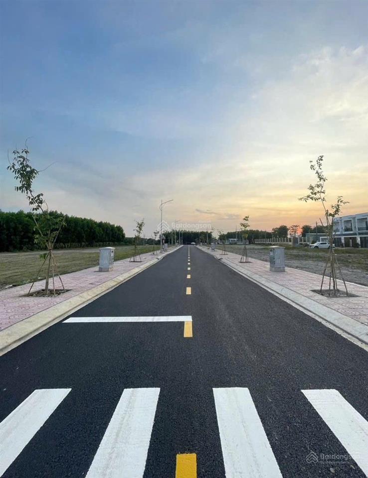 Cực đẹp đất vừa ra sổ riêng thổ cưngay ngã 4 tân triều