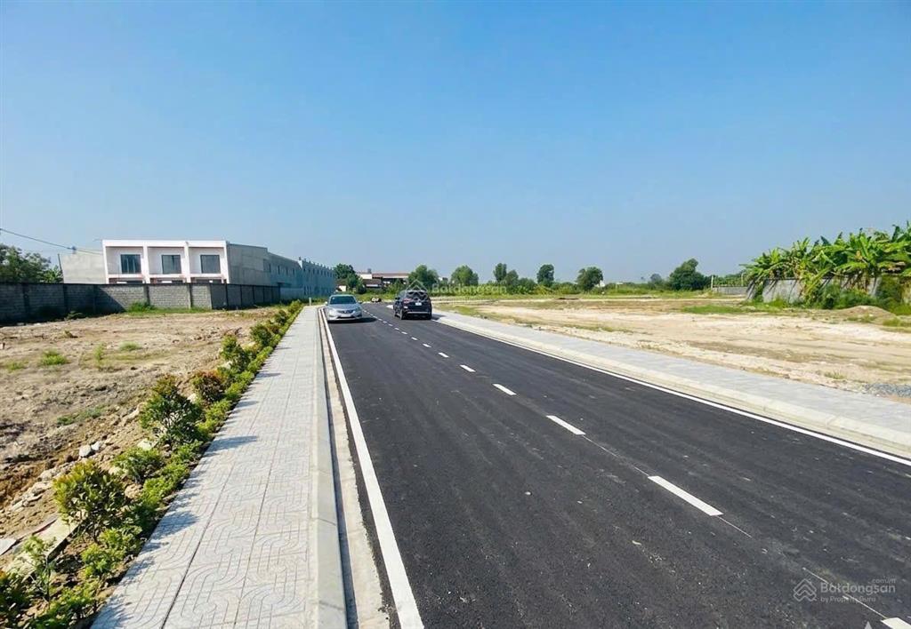 Cực đẹp đất vừa ra sổ riêng thổ cưngay ngã 4 tân triều