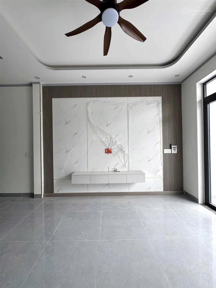 Chỉ cần 700tr nhận ngay căn nhà cực đẹp ngay đường đồng khởi  mặt tiền kinh doanh