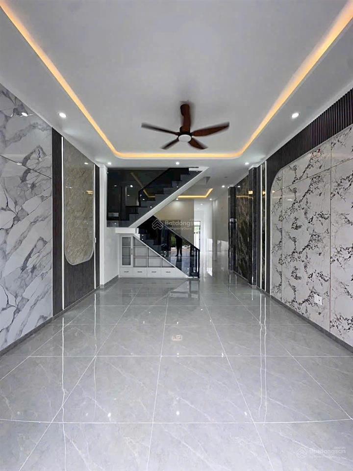 Bán nhà ngay vòng xoay cổng 11 sổ riêng thổ cư hoàn công chỉ cần 700tr nhận nhà
