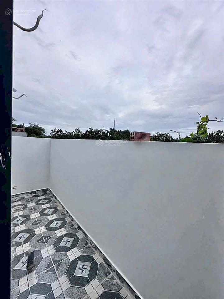 Bán nhà ngay vòng xoay cổng 11 sổ riêng thổ cư hoàn công chỉ cần 700tr nhận nhà