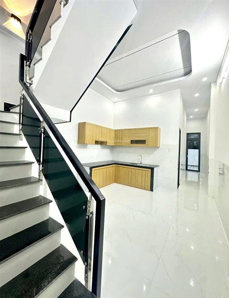 Bán gấp căn nhà 1 trệt 1 lầu ngay chợ thạnh phú  giá 2,1tỷ ( chiết khấu thêm nội thất 100trieu )